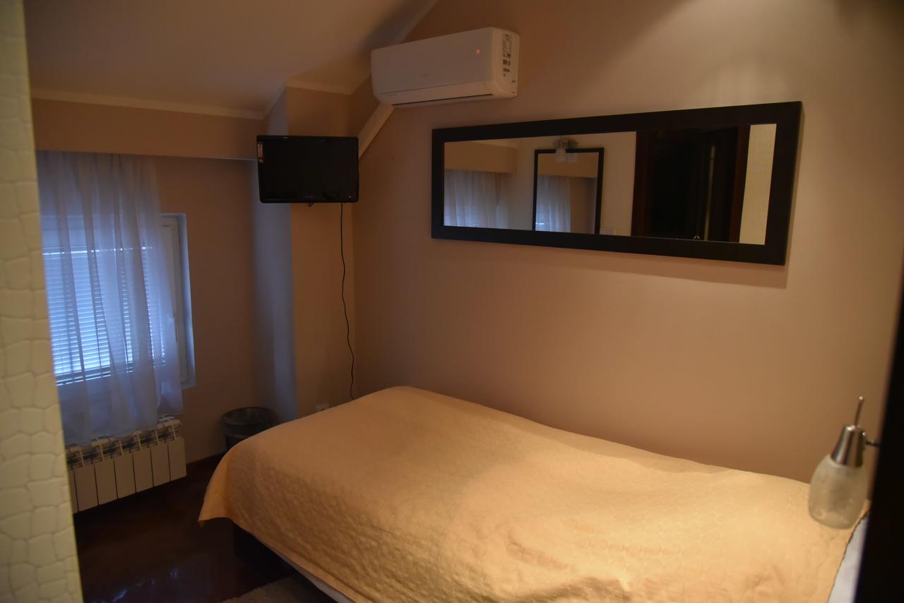 B&B Park Sremcica Екстериор снимка
